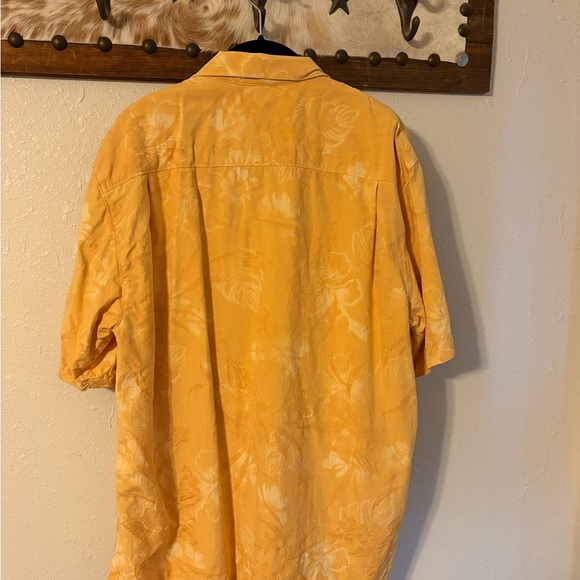 Tommy Bahama Shirt - Picture 4 of 6